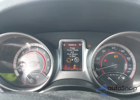 2015 Dodge Journey Crossroad z USA, uszkodzony, nr VIN 3C4PDCGB5FT719655